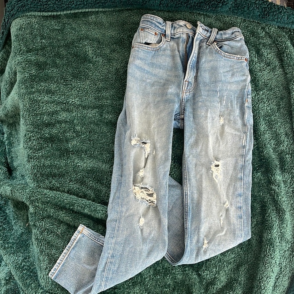 Abercrombie High Rise Ankle Straight Distressed Jean